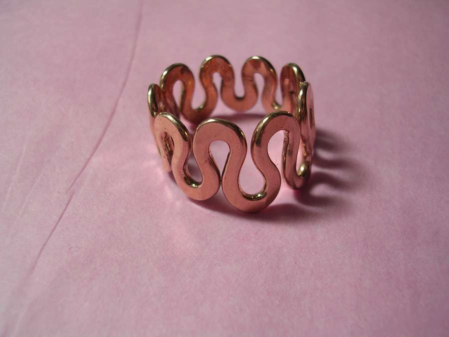 A Band of Waves in a Ring Made in Pure Copper