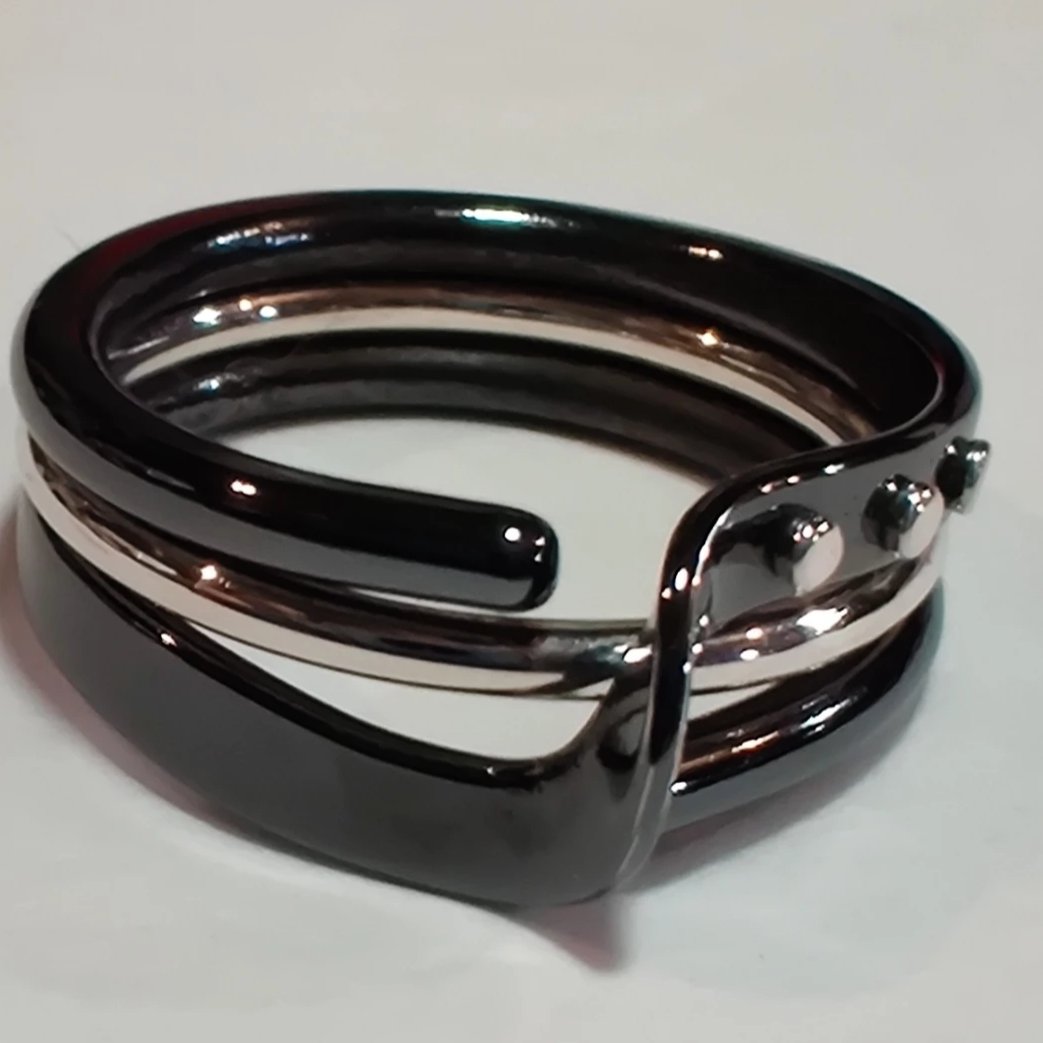 Blackened Niobium Wave Energy Ring™ with Sterling Accents
