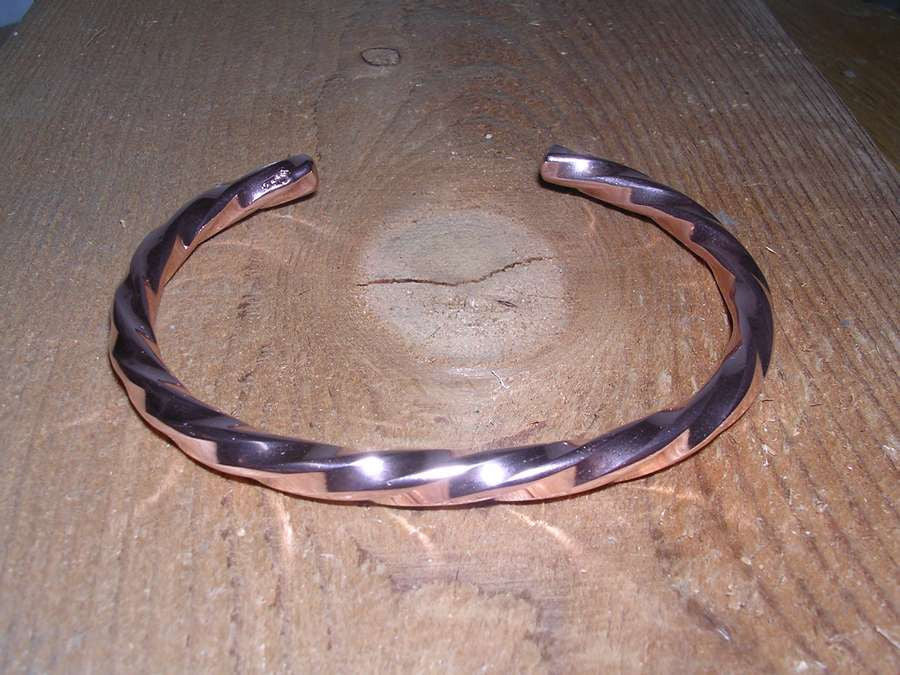 DIY: Rose Goldish (aka Copper) Wire LOVE Bracelet |