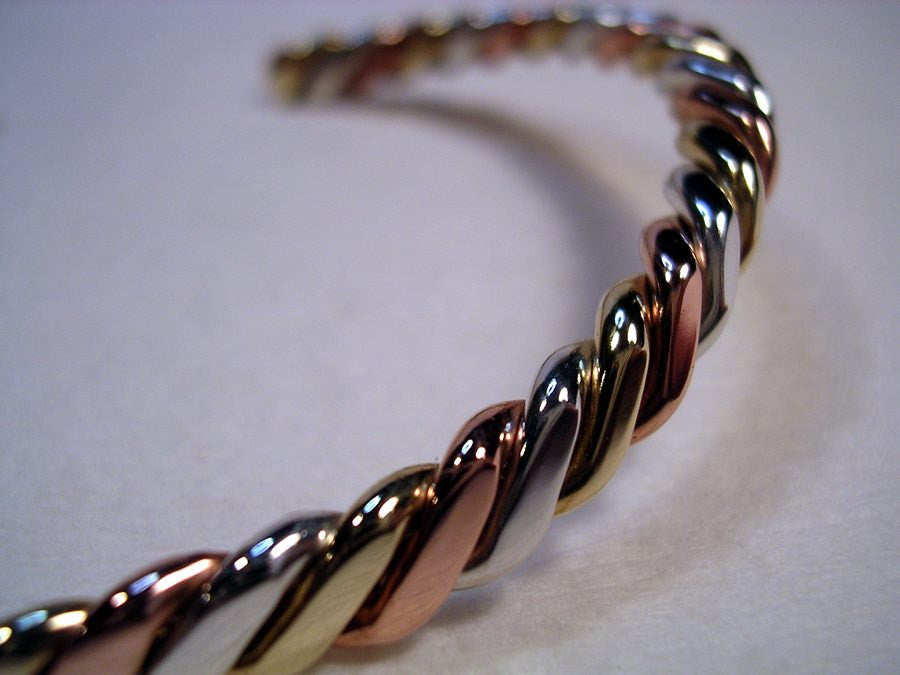 Hammered Solid Brass Cuff Bracelet . Unisex Bracelet . Gold 